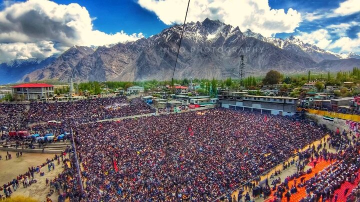 برگزاری بزرگترین اجتماع مردمی برای رهبر شهید در برج تاریخی پاکستان برگزاری بزرگترین اجتماع مردمی برای رهبر شهید در برج تاریخی پاکستان
