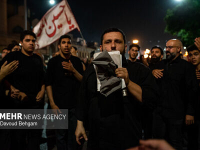 تلاقی اندوه حسینی و سوگ شهدای انقلاب در تجمعات مشهد