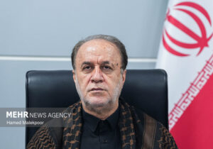 حاجی‌بابایی: تنگه هرمز و غنی‌سازی اورانیوم حق مسلم ملت ایران است