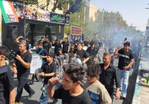 حماسه عاشورا در خیابان‌های اردستان