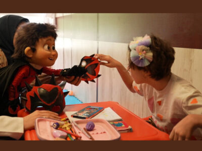 دیدار بچه‌زرنگ و ببری با کودکان در یک مرکز توانبخشی