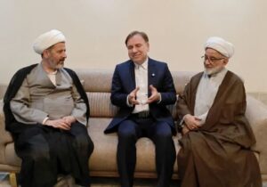 زارع: برنامههای حمایت از خانوادههای شهدای جنگ رمضان تداوم یابد