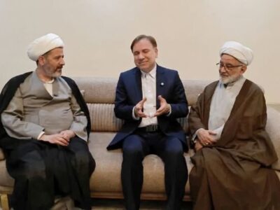 زارع: برنامههای حمایت از خانوادههای شهدای جنگ رمضان تداوم یابد