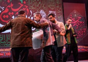 عباس ناصری کاریکاتوریستِ روایتگر جنگ تجلیل شد؛ ۱۰۰ قاب از جنگ رمضان