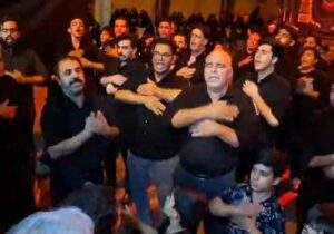 عزاداری هیئت سنتی «دور کلک» محله یخدان میبد در شب عاشورا