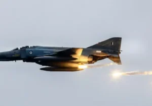 مقایسه جنگندههای F-16 و F-4E / راز برتری غول آمریکایی چیست؟