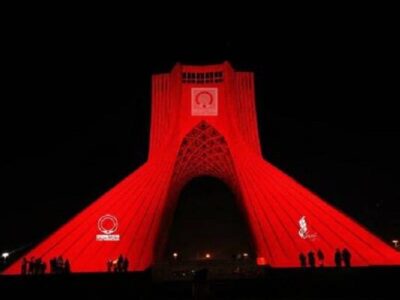 نقش بستن نشان انتقال خون بر قامت برج آزادی