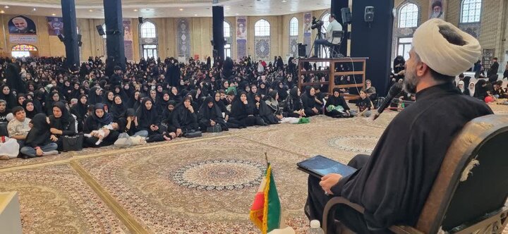 همایش جهانی شیرخوارگان حسینی در مصلای بزرگ ایلام برگزار شد همایش جهانی شیرخوارگان حسینی در مصلای بزرگ ایلام برگزار شد