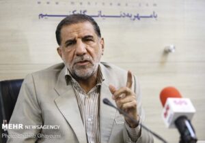 کوثری: در صورت تداوم حملات به لبنان، باید فورا تنگه هرمز را ببندیم