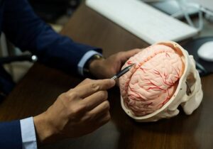 گام تازه فناورانه ایران در درمان پارکینسون؛ ورود به فاز انسانی تا ۱۴۰۶
