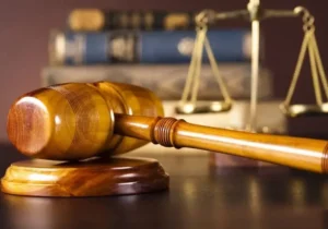 آزمون وکالت ۱۴۰۵ چه زمانی برگزار میشود؟