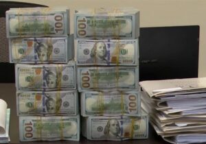 اقدام دادستانی تهران منجر به تحویل نقدی ۴۵ میلیون دلار به بازپرس شد