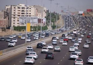 تردد بیش از ۱۹ میلیون خودرو از محورهای مواصلاتی استان البرز در مرداد ماه امسال