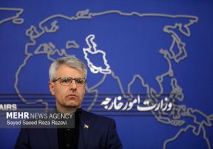 جلسه اسماعیل بقائی با سفرای سابق ایران در فرانسه