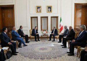 دیدار هیئت تاجیکستانی با عراقچی