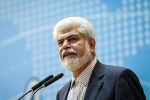 شهریاری: دولت برای فروش اینترنتی دارو لایحه بدهد