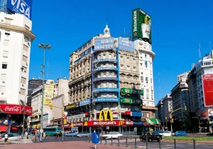 قیمت گذاری دلاری؛ متهم گرانی مسکن یا سپر مالکان در برابر تورم؟