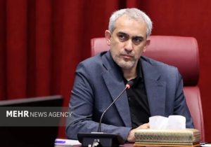 وزیر اقتصاد: تمرکززدایی یکی از کلیدهای حل مشکلات استان‌ها است