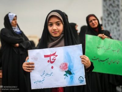 برهنگی و سکوت نهادهای فرهنگی؛ مطالبه خانواده شهدا از مسئولان چیست؟