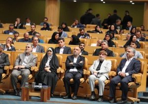 بهروزآذر: دولت در حال حرکت به سمت توسعه بنگاههای اقتصادی پایدار است
