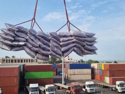جهش ۳۶۸ درصدی جابهجایی کالاهای اساسی در بوشهر