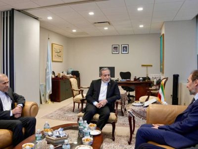 دیدار رئیس گروه ریش‌سفیدان بین‌المللی با وزیر امور خارجه