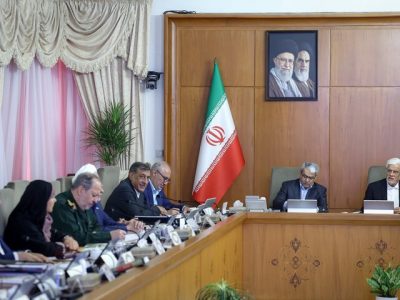 عارف: آمریکا برای مذاکره با ایران به واسطه متوسل میشود