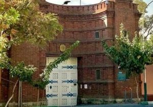 مرکز غیرقانونی وابسته به سفارت فرانسه در تهران پلمب شد