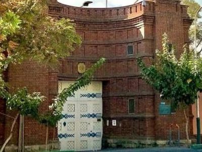 مرکز غیرقانونی وابسته به سفارت فرانسه در تهران پلمب شد