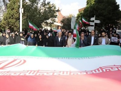 پرچم جمهوری اسلامی، محور وحدت و نماد ایستادگی در برابر بدخواهان است