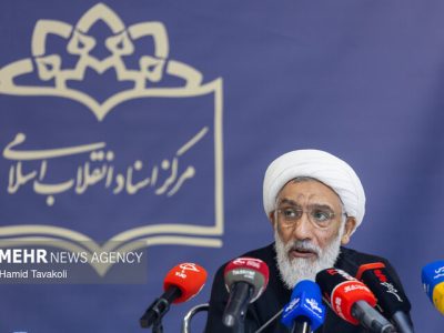 پورمحمدی: ایران با وجود همه فشارها و سختیها با عزت ایستاده است