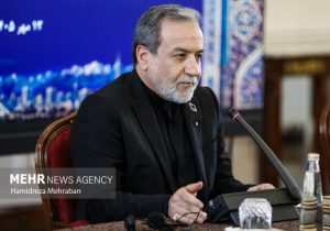 عراقچی: ایران آماده دیپلماسی است؛ پاسخ به گزینه نظامی، محکم‌تر است