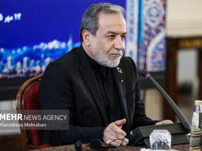 عراقچی: ایران آماده دیپلماسی است؛ پاسخ به گزینه نظامی، محکم‌تر است