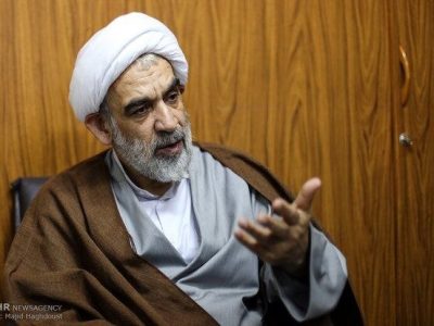 قمی: آرمان‌های رهبر شهید باید از صفحات کتاب به متن زندگی جامعه برسد