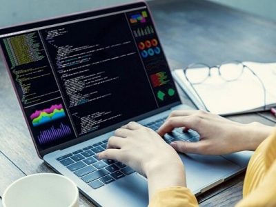 وقتی هوش مصنوعی کد مینویسد؛ آیا مهندسان نرم افزار بیکار میشوند؟